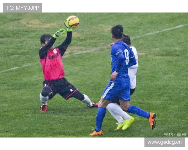 反弹后手球算犯规吗？足球规则如何界定争议手球判罚