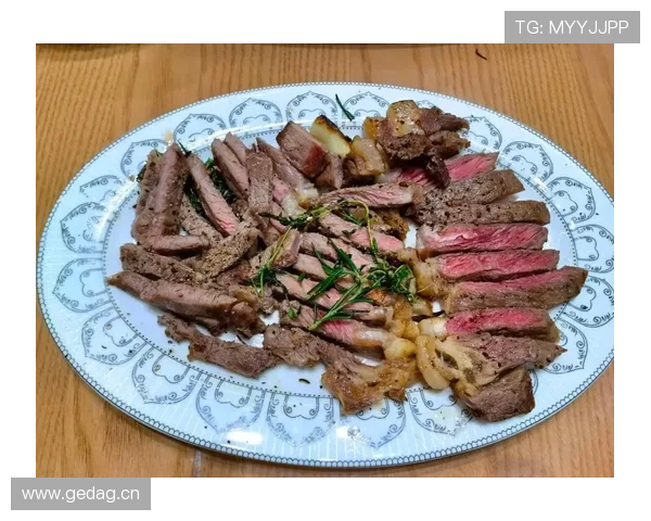 苏亚雷斯训练完回家吃晚饭,餐桌上摆着三块牛排两瓶红酒——这还是他“随便吃点”的状态? 苏亚雷斯训练完回家吃晚饭,餐桌上摆着三块牛排两瓶红酒——这还是他“随便吃点”的状态?